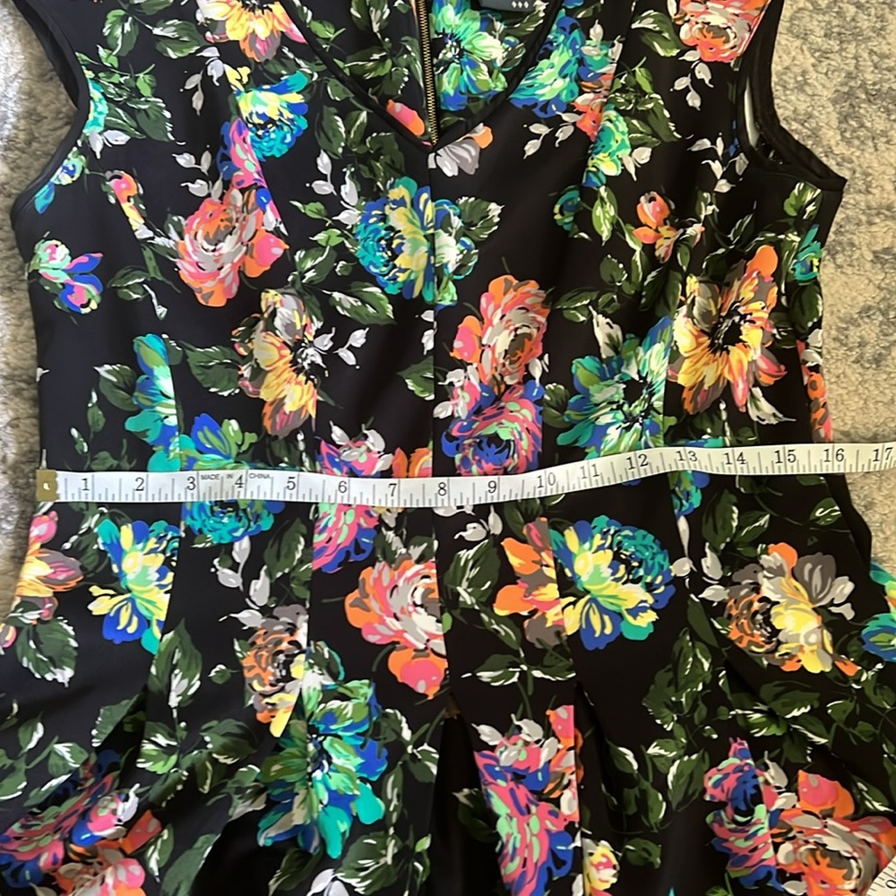 Gabby Skye Fit and Flare Floral Dress - Picture 7 of 9